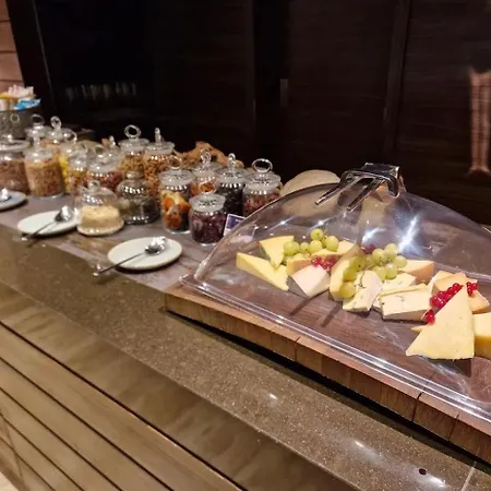 Aurevo Luxury - Pool, & Lakeview 3*