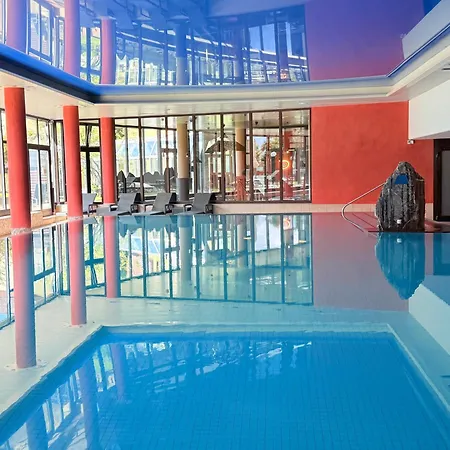 Aparthotel Aurevo Luxury - Pool, & Lakeview